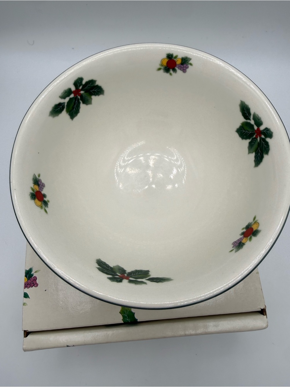 Mikasa  “A Christmas Story” Cream Holiday Holly and Berry Ceramic Nut Bowl